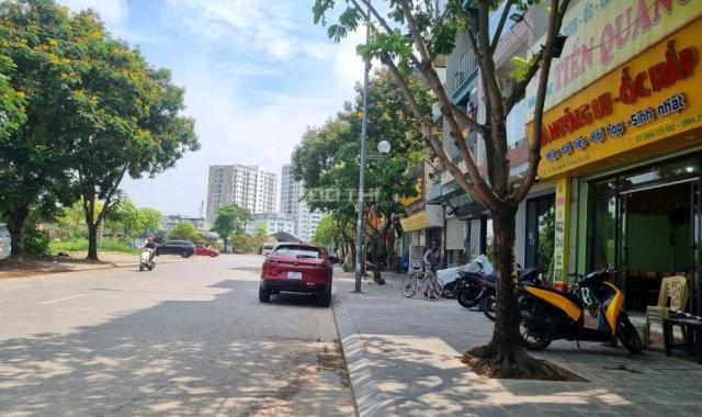 Bán nhà phố Trạm, nhìn ra vườn hoa, 42m2, 8tỷ