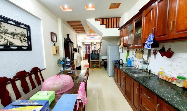 Bán nhà phố Trạm, nhìn ra vườn hoa, 42m2, 8tỷ