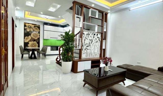 Bán nhà Ngọc Lâm 41m 5 tầng , mặt tiền gần 9m - Nhà mới ở luôn FULL đồ 6 ngủ