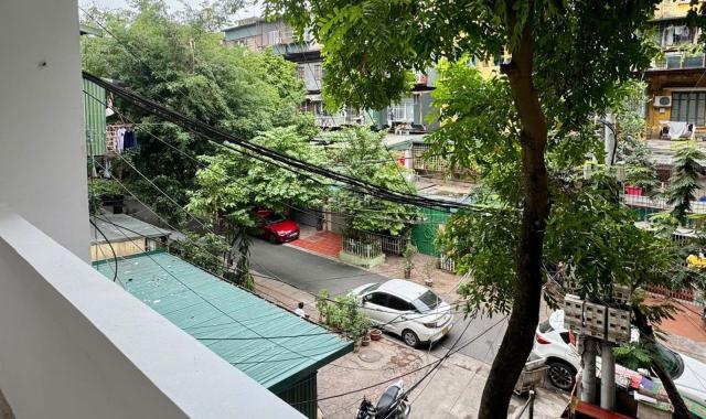 Bán Căn Hộ Tập Thể Thanh Nhàn 70M, +3,36 Tỷ, 2 Thoáng, ÔTô Đỗ  Cầu Thang