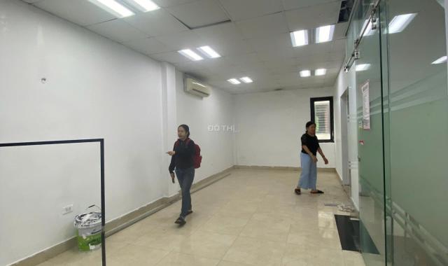 Cho thuê văn phòng giá rẻ tại Xa La, 75 m2/tầng đã ngăn 2 phòng