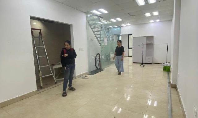 Cho thuê văn phòng giá rẻ tại Xa La, 75 m2/tầng đã ngăn 2 phòng