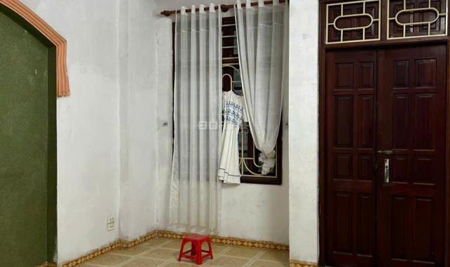 Cho thuê nhà 60 m2 x 4.5 tầng , oto đỗ cửa, vỉa hè siêu rộng