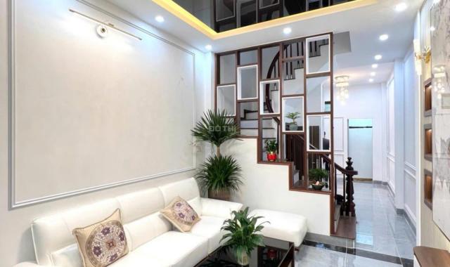 Chính chủ bán nhà riêng 39m2 5 tầng mặt tiền 3,4m2 giá 8,2 tỷ tại Hoàng Quốc Viêt