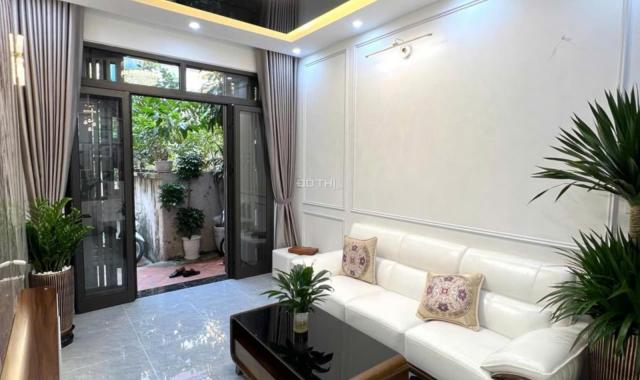 Chính chủ bán nhà riêng 39m2 5 tầng mặt tiền 3,4m2 giá 8,2 tỷ tại Hoàng Quốc Viêt