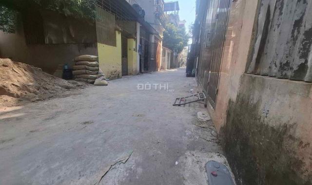 Bán đất ngõ 157 Đức Giang 52m oto tải vào nhà giá chỉ hơn 6 tỷ TL. LH: 0936123469