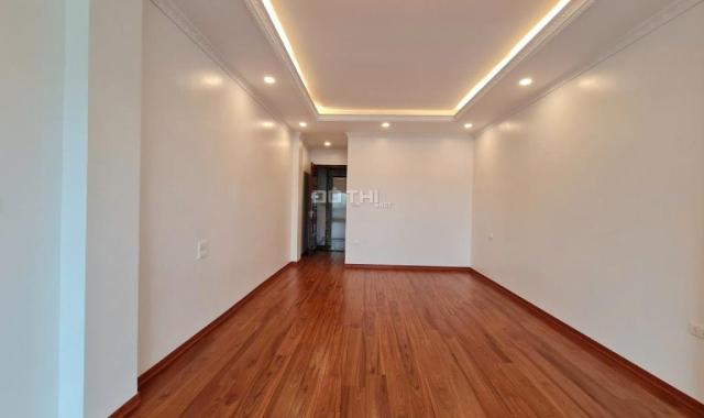 Bán nhà mặt phố Lĩnh Nam 56m²,6T, giá 19,5 tỷ-KD-Lô góc-T.Máy