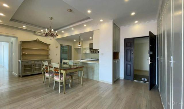 Cho thuê căn hộ Mỹ Khánh 4, Phú Mỹ Hưng dt 112m2 có view hồ bơi và biệt thự