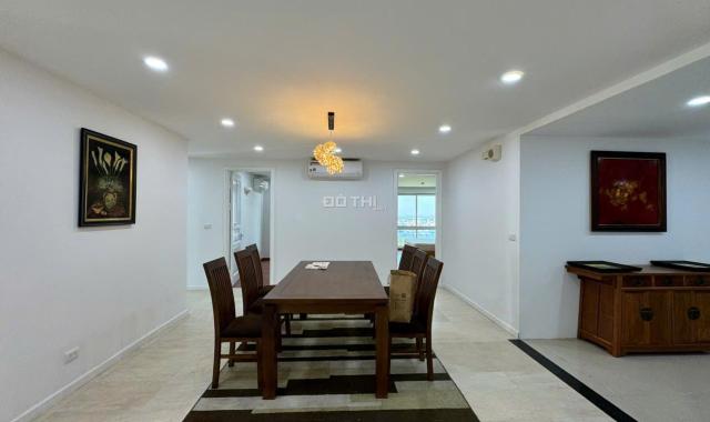 Bán căn hộ 4 phòng ngủ view sân Golf , 182 m2 tại P2 Ciputra, Bắc Từ Liêm