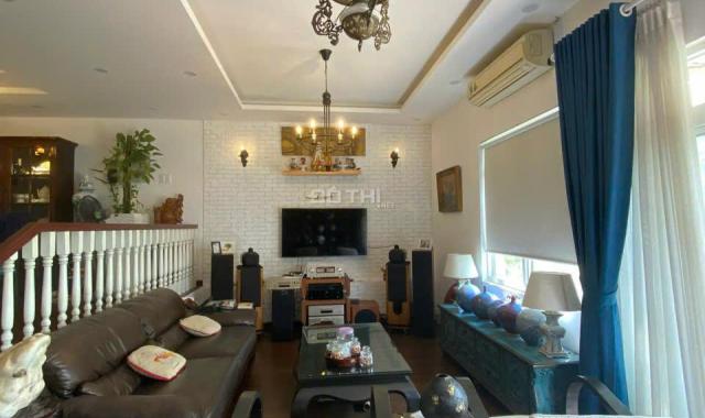 Cho thuê căn hộ Mỹ Khánh 4, Phú Mỹ Hưng dt 112m2 có view hồ bơi và biệt thự