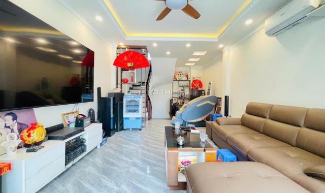 Khu Vip Quận Thanh Xuân, DT 40m2 x 5T, Giá Chỉ 5.8 Tỷ, 30m Ra Ô Tô Tránh.