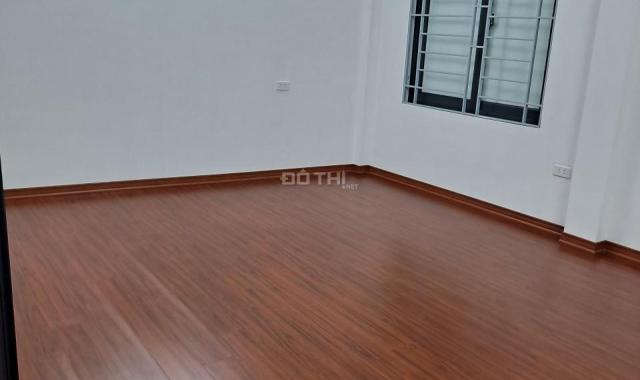 Nhà đẹp ngõ Đê La Thành, giá 8.5 tỷ, 36m2x5T, mới đẹp ở luôn