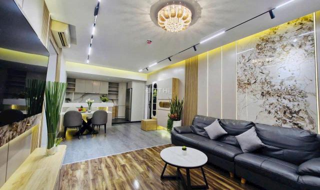 Cần bán gấp căn hộ Happy Valley 82m2, 2PN, tặng ô xe 13m2 tầng hầm PMH