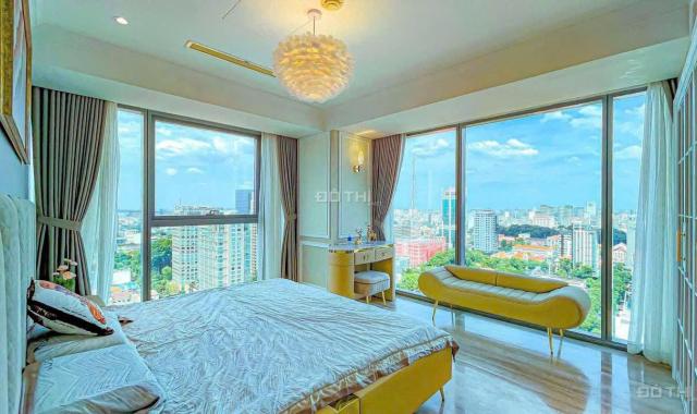 Cần bán căn hộ Vincom Center - Quận 1, 205m2, 4PN, góc 2 view cực đỉnh