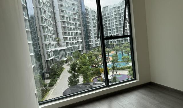 View hồ bơi-Căn 3PN 121m2 Diamond Centery giá bán chỉ 7.4 tỷ-Ký HĐMB trực tiếp từ CĐT, Celadon City