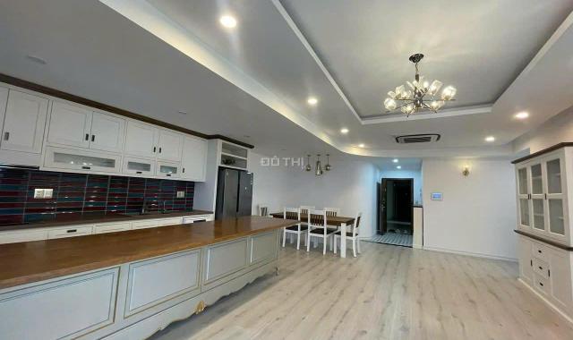 Bán gấp căn hộ view sông Riverpark Residence 123m2, lầu cao, giá rẻ