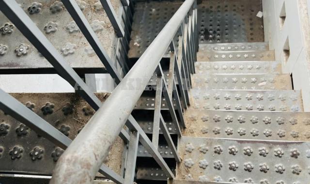 Hót-Nhà 3 tầng ngay Hoàng Diệu 2 hẻm thông tứ hướng DT (4.5x23) sẵn TN 35tr/th giá nhíc 9 tỷ