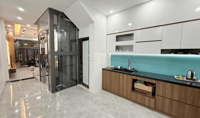 Nhà riêng phố Hoàng Mai - 65m2, 4 tầng - thang máy nhập khẩu - 3 bước ra ô tô