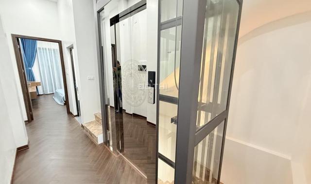 Nhà riêng phố Hoàng Mai - 65m2, 4 tầng - thang máy nhập khẩu - 3 bước ra ô tô