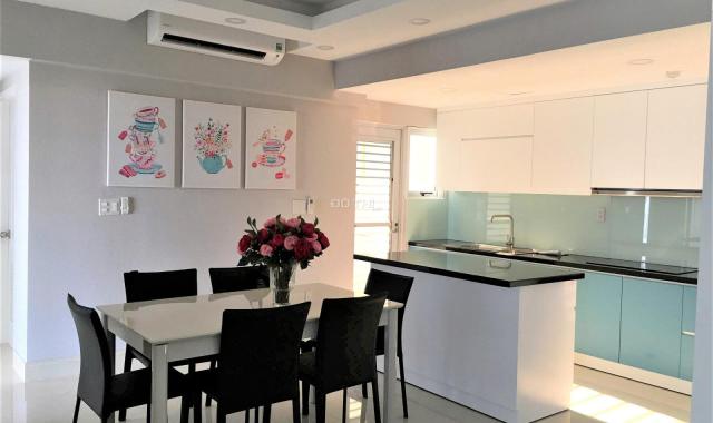 Bán căn hộ Mỹ Khánh 1, trung tâm Phú Mỹ Hưng 112m2 3PN view hồ bơi