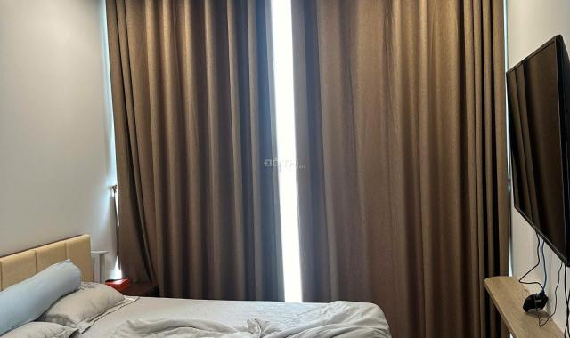 Bán căn hộ 3 phòng ngủ sẵn nội thất, tầng đẹp, hướng thoáng, Vinhomes Sky Lake Phạm Hùng