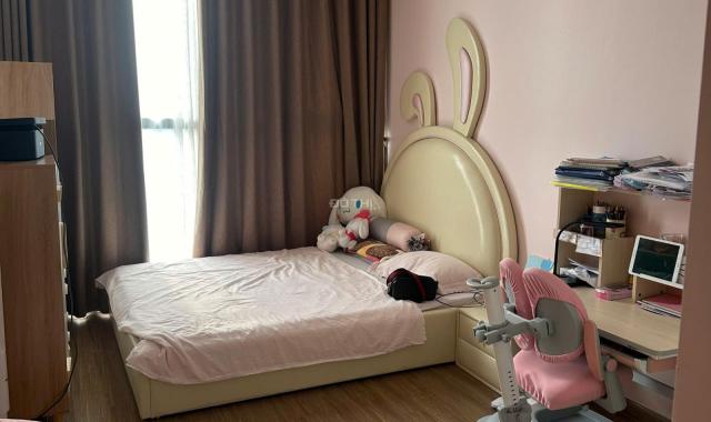 Bán căn hộ 3 phòng ngủ sẵn nội thất, tầng đẹp, hướng thoáng, Vinhomes Sky Lake Phạm Hùng