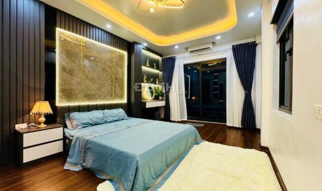 BÁN NHÀ PHỐ HOÀNG VĂN THÁI – 5 TẦNG HƠN 50M2, Ô TÔ ĐỖ CỬA