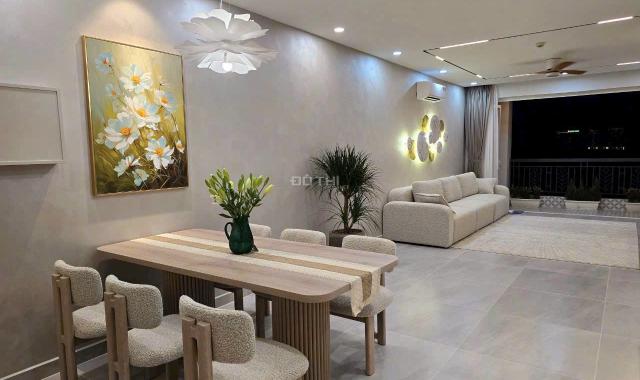 Bán căn hộ view sông Green View 106m2, nhà đẹp 3PN, tặng nội thất mới