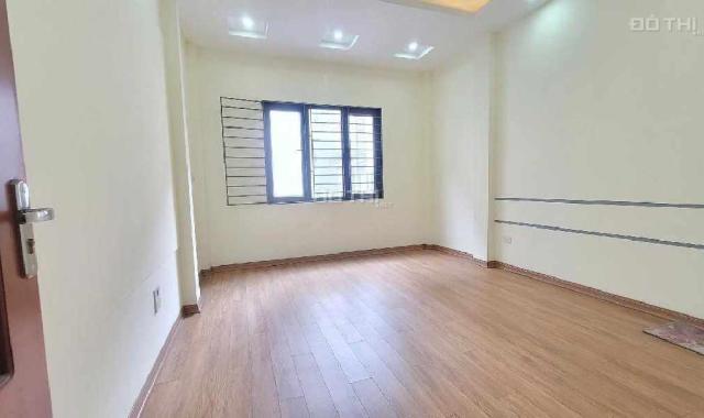 Bán nhà riêng tại Khương Trung, Thanh Xuân, Hà Nội, 55m2, vị trí đẹp ô tô vào nhà