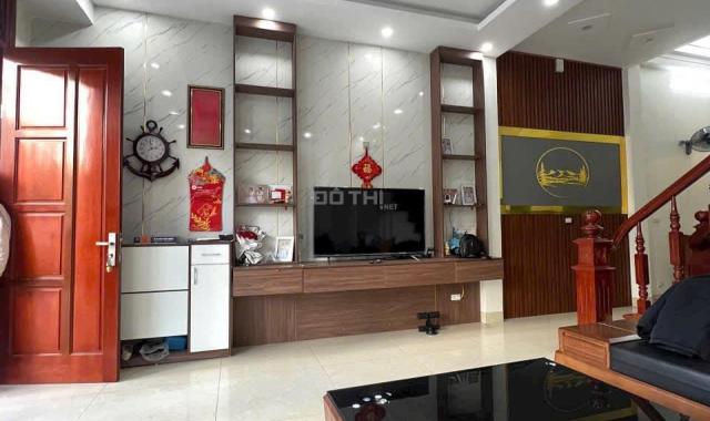 Bán nhà 4 tầng 50m trung tâm phường Quang Trung ngõ 2 ô tô tránh nhau