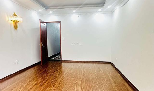 BÁN NHÀ NGUYỄN KHÁNH TOÀN 55M X 5T,THANG MÁY,GẦN PHỐ,MỚI KÍNH KOONG