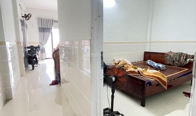 Cần bán gấp nhà Lạc Long Quân 95m2-ngang6.1m, ô tô tới cổng. Chỉ 3.1tỷ