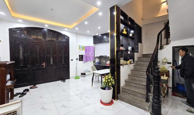 Bán Nhà Cầu Giấy, Nhà Xuân Thuỷ, 5Tầng, 37m2, Ngõ Ba Gác, Gần Phố, Sẵn Ở