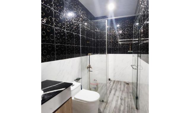 Chân dài 11 tỷ 160m2 gần CVPM Quang Trung, 5lầu, xe hơi ngủ trong nhà, 40tr/m2 đất