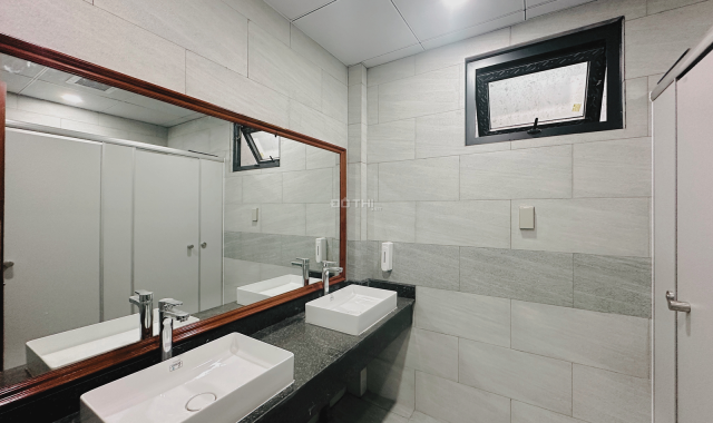 Cho thuê văn phòng tại Đường Huỳnh Văn Bánh, Phú Nhuận, diện tích 245m2