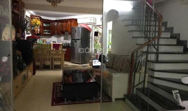 Bán nhà Lĩnh Nam, nhà đẹp, 3 bước ra oto tránh, diện tích 38m2