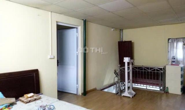 Bán nhà tập thể giáp bát, nhà đẹp ô tô đỗ cửa, giá chỉ 3.x tỷ.