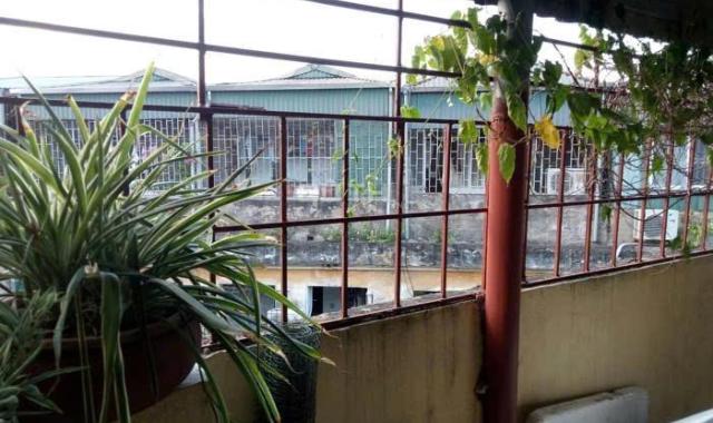 Bán nhà tập thể giáp bát, nhà đẹp ô tô đỗ cửa, giá chỉ 3.x tỷ.