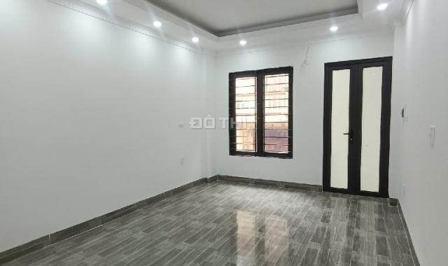 Bán nhà riêng tại đường Hoàng Mai, 38m x 5T, giá 7tỷ, gần cc Felix Homes