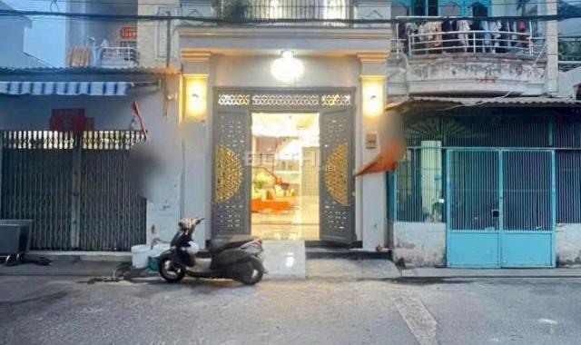 Ngân hàng phát mãi nhà chợ Bình Chánh, đường Đinh Đức Thiện