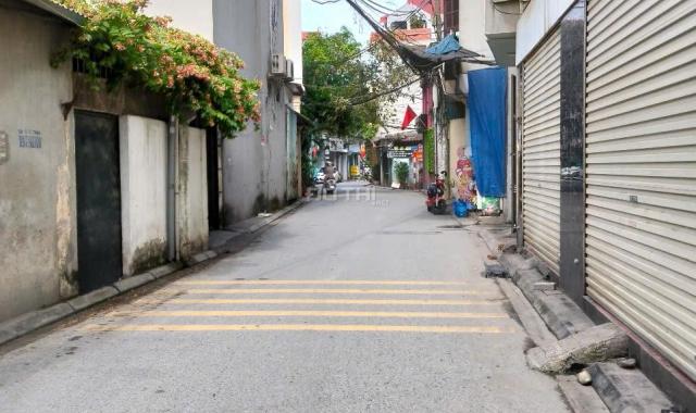 Bán nhà riêng đường Gia Quất, Long Biên, 56m2, Cấp 4, 4,65 Tỷ, MT 4,1m, Mua về ở luôn