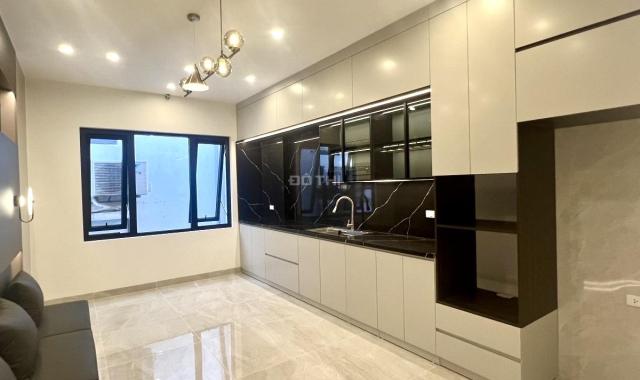 BÁN NHÀ MẶT PHỐ ĐÔNG CÁC, kinh doanh mọi loại hình. 63m2, mt 4m, 5 tầng thang máy.