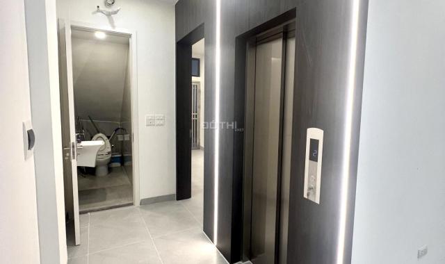 BÁN NHÀ MẶT PHỐ ĐÔNG CÁC, kinh doanh mọi loại hình. 63m2, mt 4m, 5 tầng thang máy.