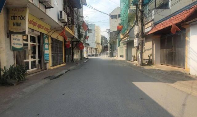 BÁN ĐẤT ĐẤU GIÁ LÒNG HỒ CẦU ĐUỐNG, YÊN VIÊN,105m2 MT 5m, OTO TRÁNH giá 9.975 tỷ lh 0986364796