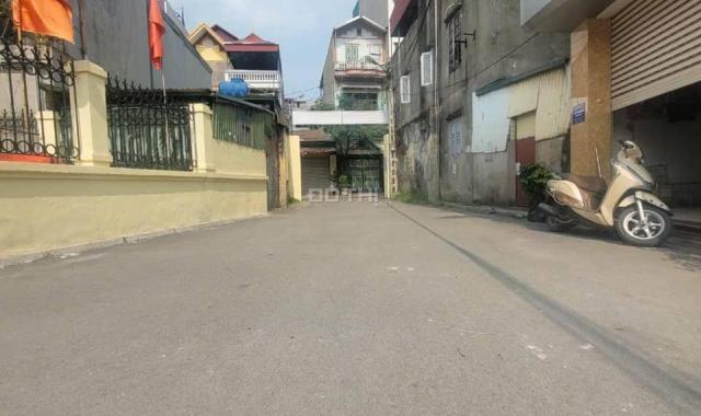 BÁN ĐẤT ĐẤU GIÁ LÒNG HỒ CẦU ĐUỐNG, YÊN VIÊN,105m2 MT 5m, OTO TRÁNH giá 9.975 tỷ lh 0986364796