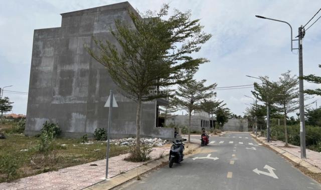 Bán nhà mặt tiền 100m2, 1 trệt 1 lầu – khu dân cư Long Cang 1.800.000.000 đ