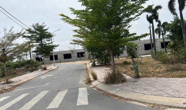 Bán nhà mặt tiền 100m2, 1 trệt 1 lầu – khu dân cư Long Cang 1.800.000.000 đ