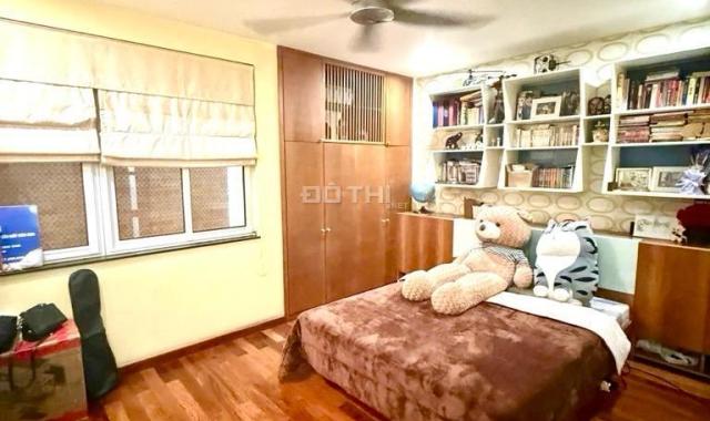 Bán nhà phố Trung Kính phân lô, đường ô tô tránh, 70m2, MT5m, nhỉnh 32 tỉ, chỗ đỗ xe ô tô ngày đêm