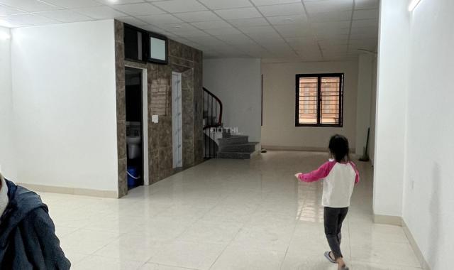 Cho thuê sàn văn phòng Văn Quán- diện tích 80 m2/tầng, sàn thông giá chỉ 8 tr/tháng