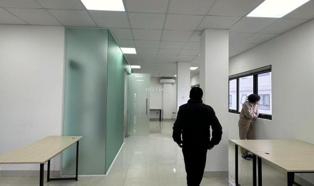 Cho thuê sàn văn phòng Nguyễn Xiển 80 m2/tầng, sàn thông .lô góc 2 mặt thoáng